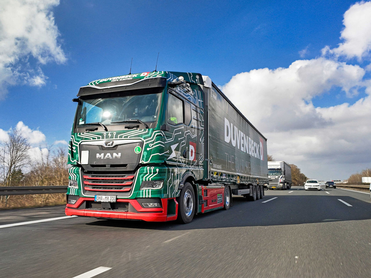 Maßgeschneidert: Der MAN eTGX Lowliner erfüllt die Anforderungen der Automobilindustrie perfekt.